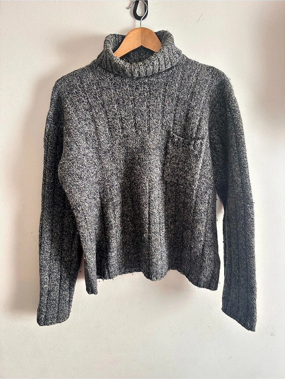 Carraig Donn Wool Silk Turtleneck Sweater in Donegal Speckled Gray Like New Larg